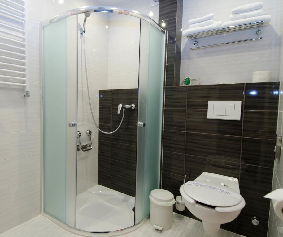 Hotel Atrium Nowy Tomyśl Екстериор снимка