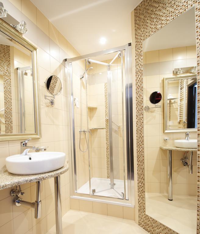 Hotel Atrium Nowy Tomyśl Екстериор снимка