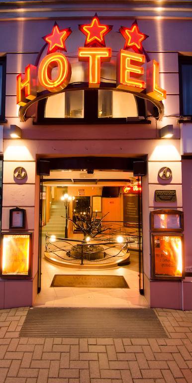 Hotel Atrium Nowy Tomyśl Екстериор снимка