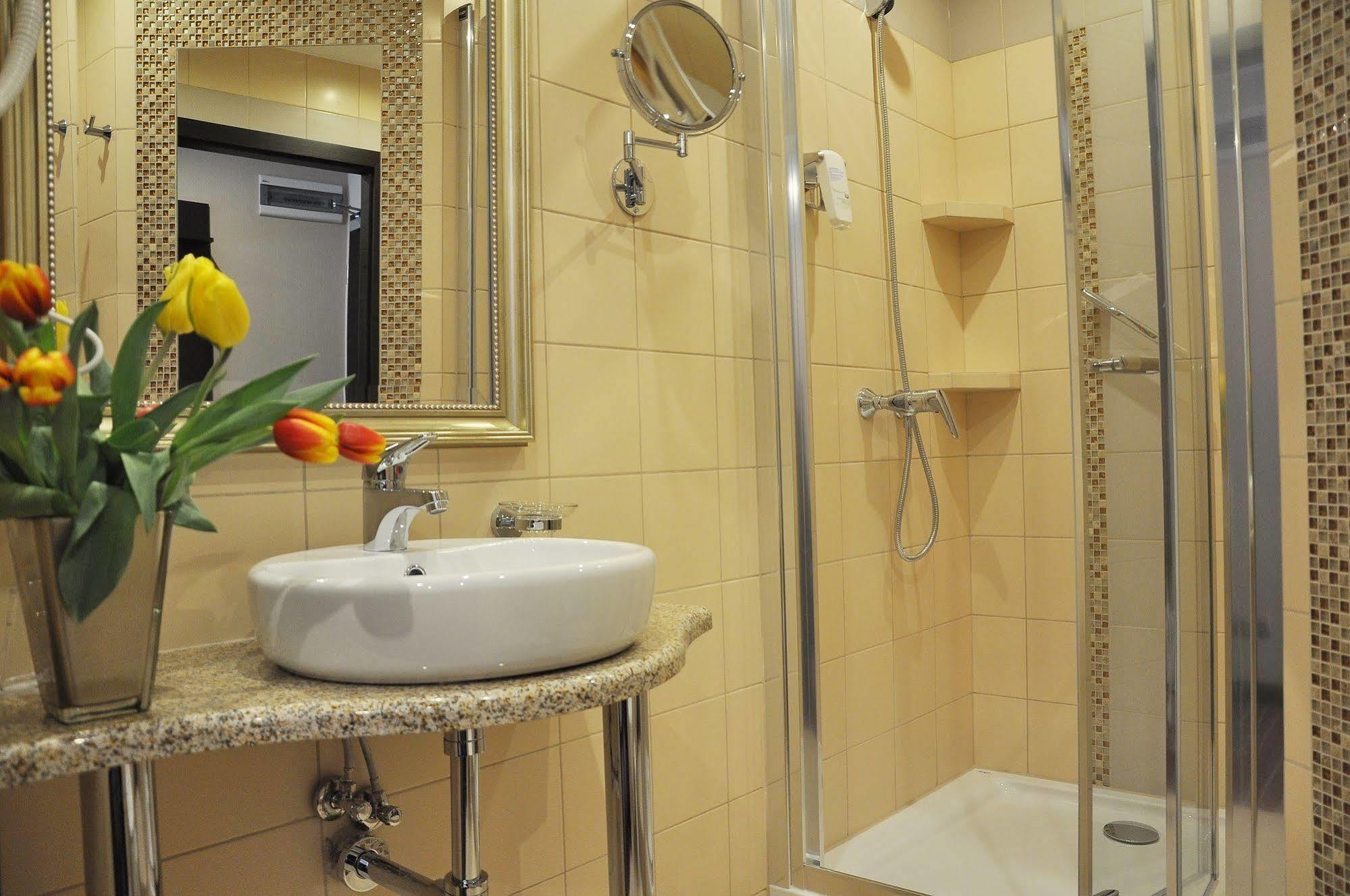 Hotel Atrium Nowy Tomyśl Екстериор снимка