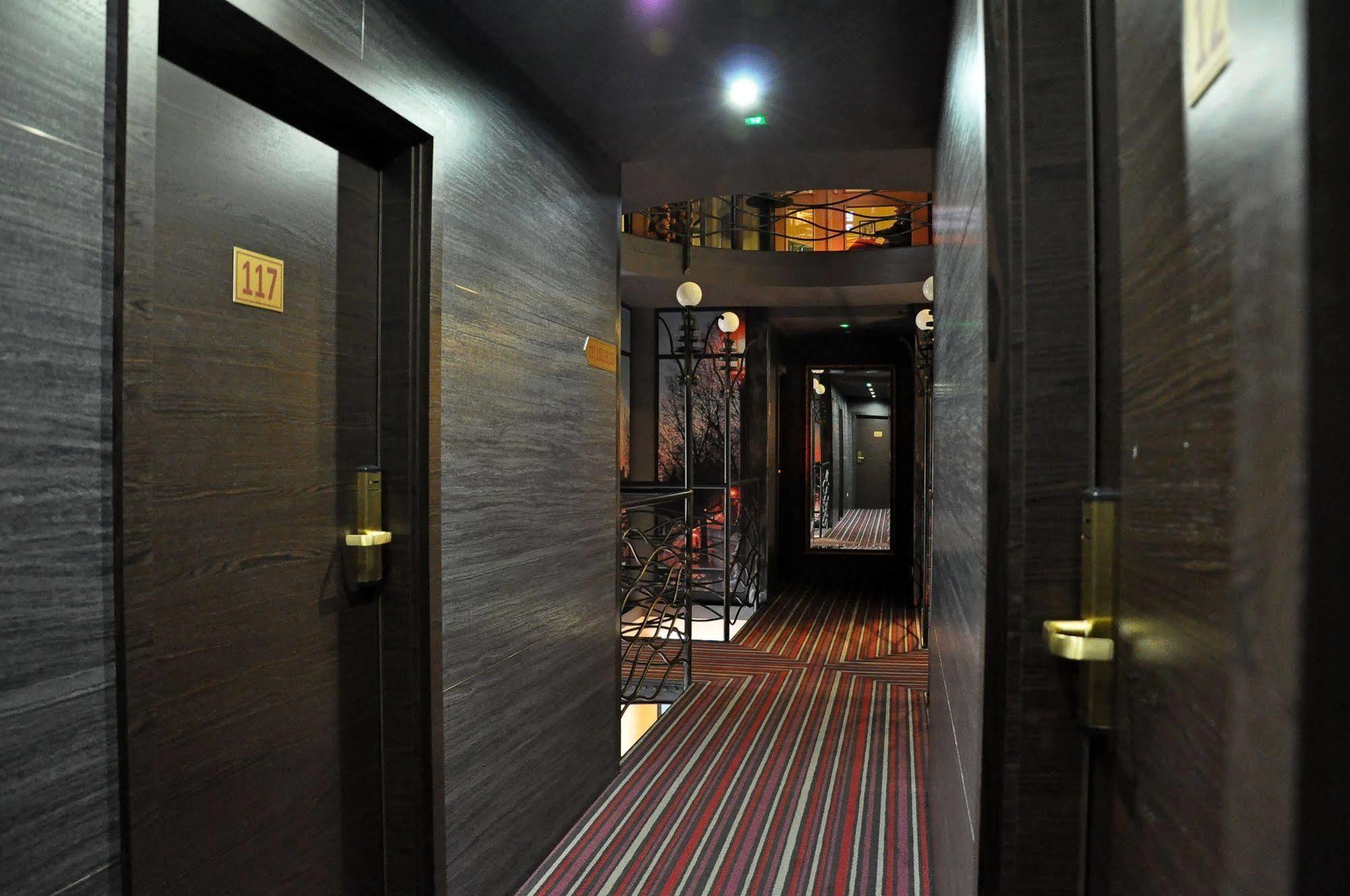 Hotel Atrium Nowy Tomyśl Екстериор снимка